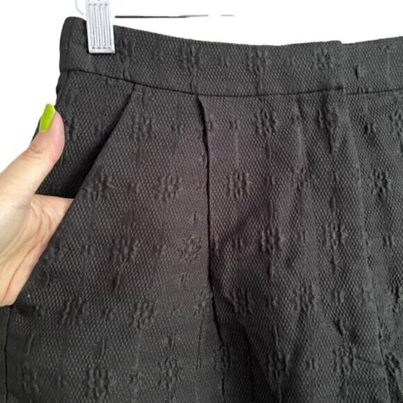 Stella McCartney Black Textured Silk Blend Shorts - S/M, 38 - Picture 2 of 8